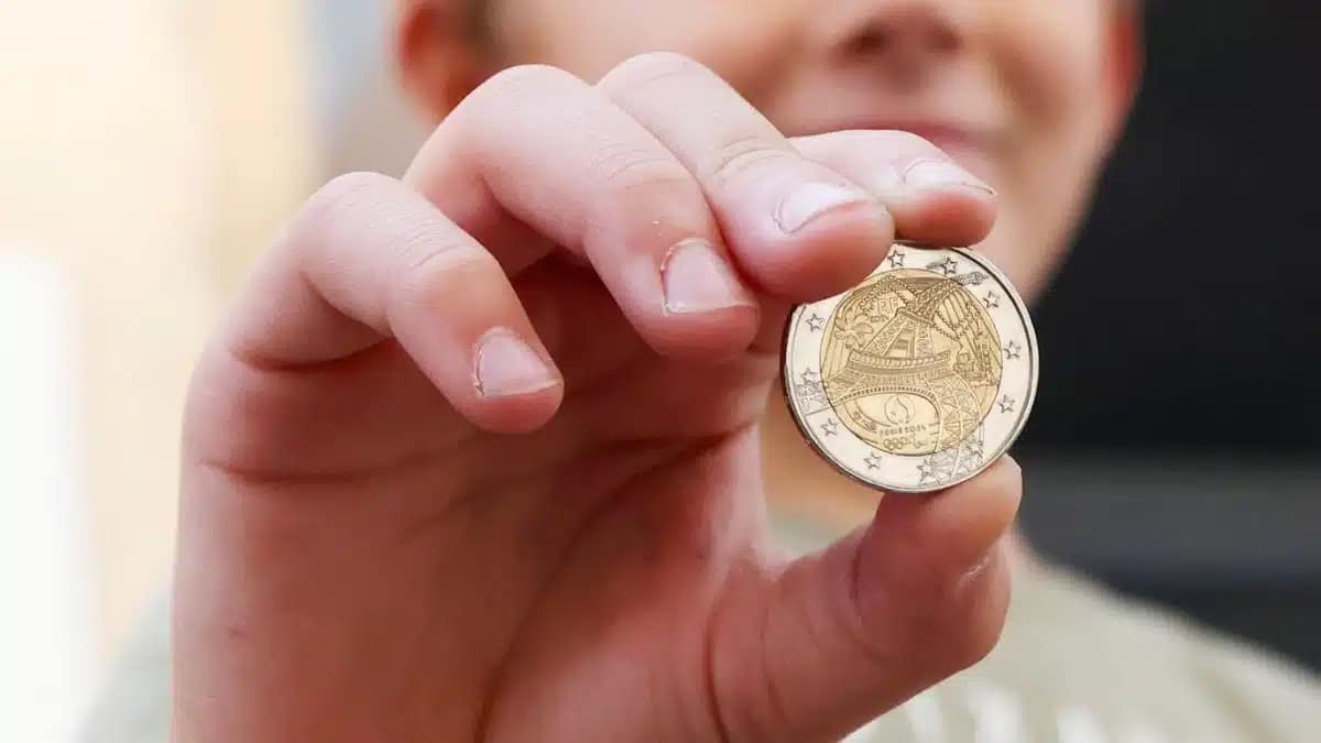les écoliers français ont tous cette pièce de 2 euros qui se revend aujourd'hui à prix d'or
